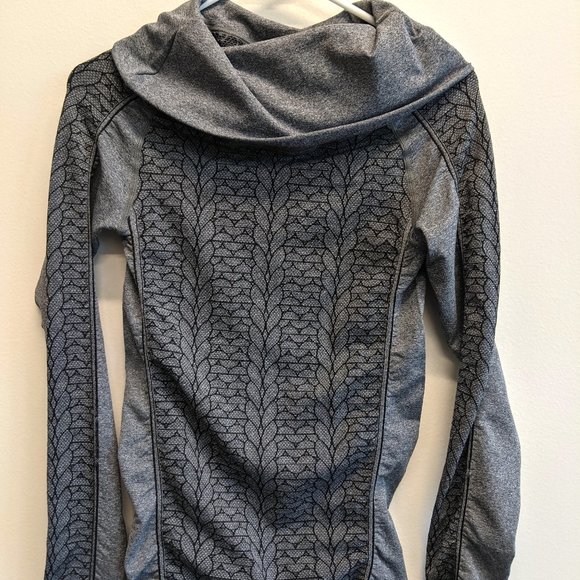 Mondetta Jackets & Blazers - Mondetta Gray Athletic Patterned Jacket